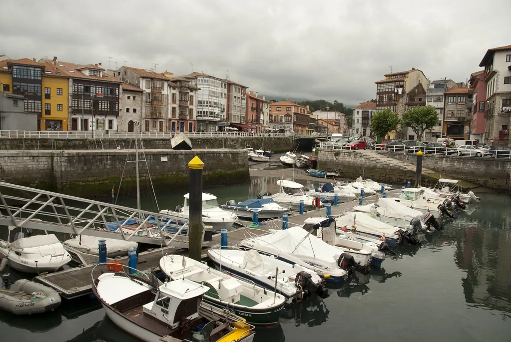 Llanes